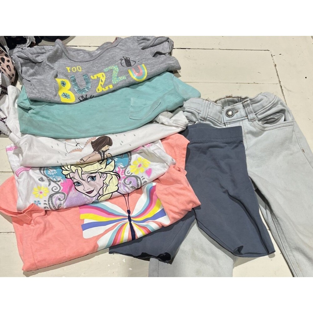 Lot Of 7 Girls 4T Outdoor Play clothes Jeans Leggings Shorts Short Sleeve Shirts
